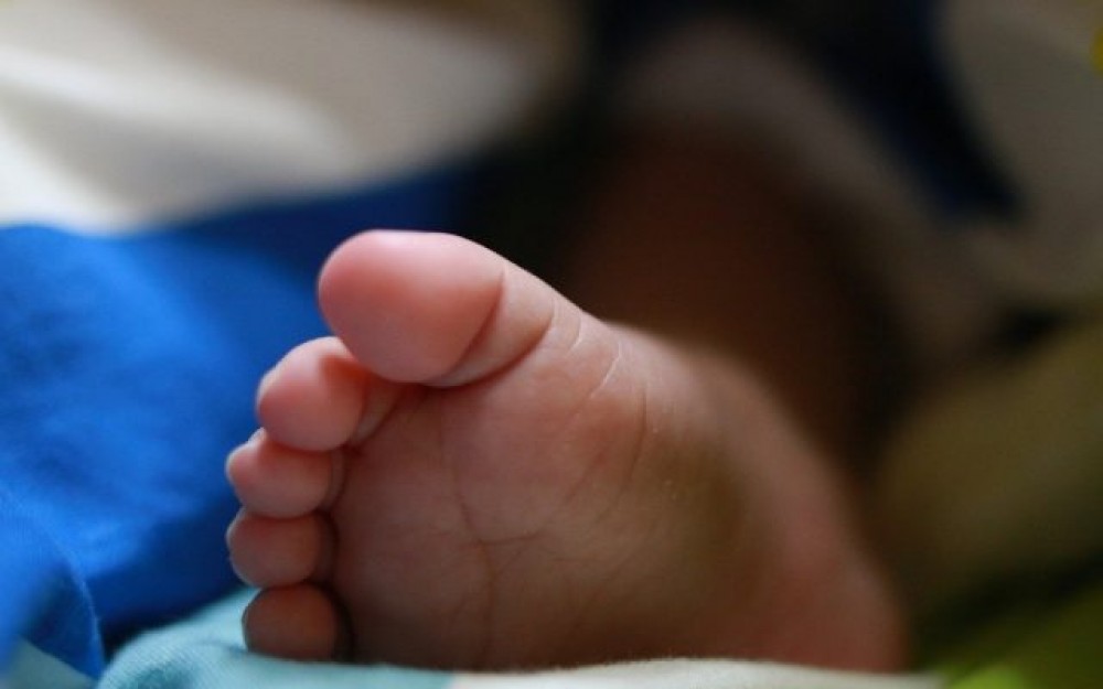 Terifiant // Nou născut găsit mort în toaleta unei benzinării